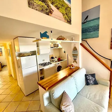 Villino Con Vista Mare E Piscina بيت للعطل بالاو